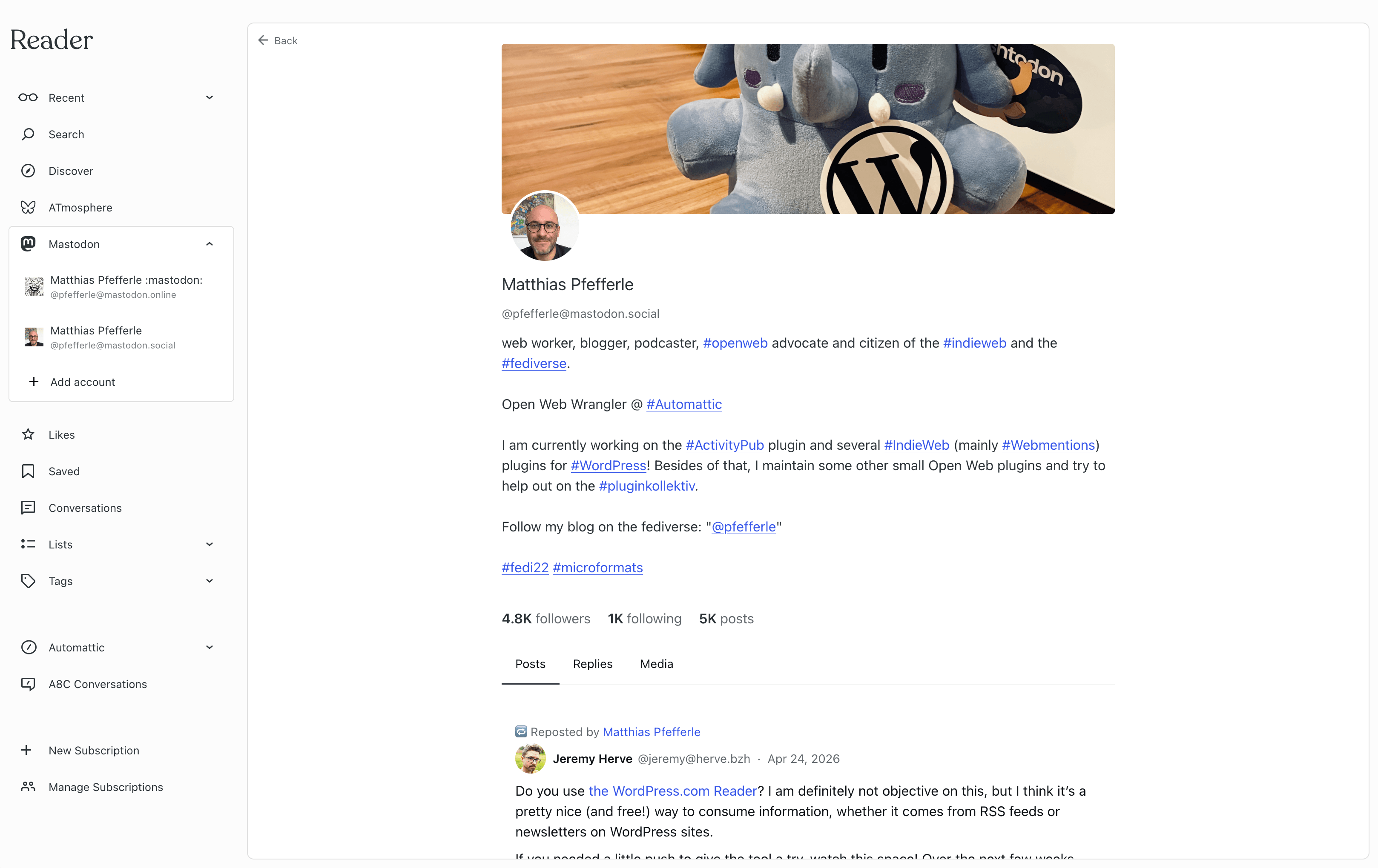 The image shows Matthias Pfefferles Mastodon profile in the reader.